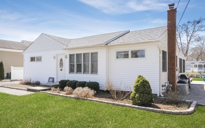East Quogue, NY 11942