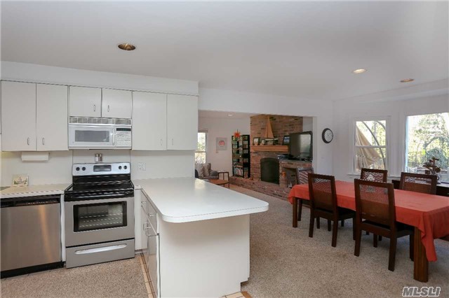 12 Groveland Ave, E. Quogue, NY 11942