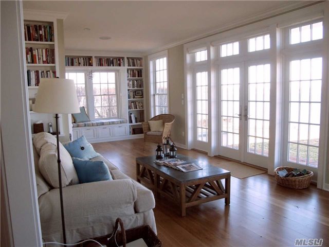 2465 Bay Shore Rd, Greenport, NY 11944