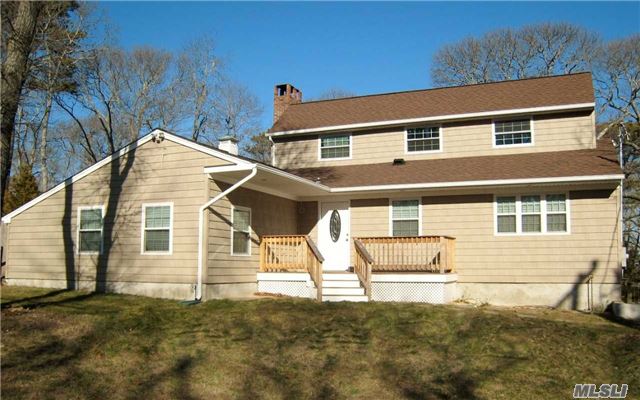 28 Red Creek Rd, Hampton Bays, NY 11946
