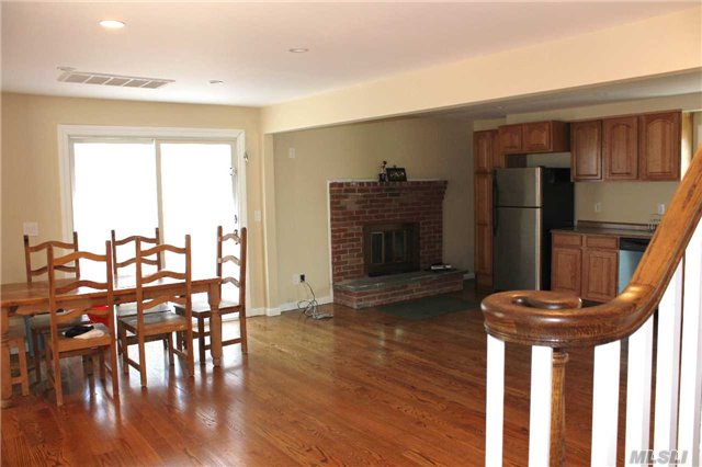 28 Red Creek Rd, Hampton Bays, NY 11946
