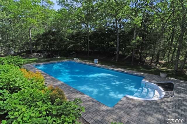 Hampton Bays, NY 11946