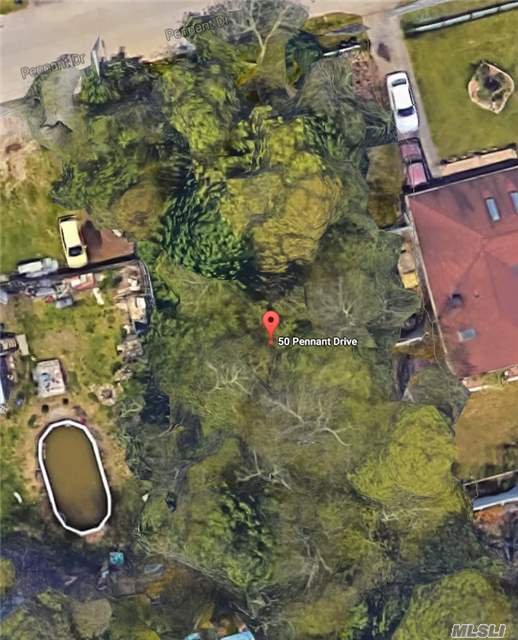 50 Pennant Dr, Mastic Beach, NY 11951