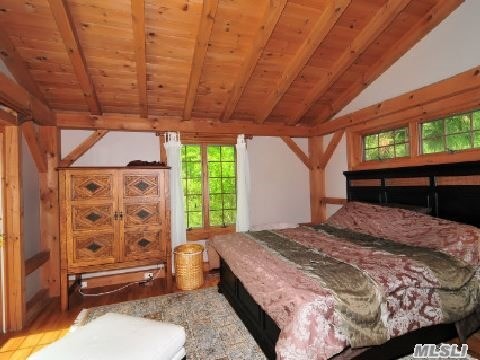 4252 Grand Ave, Mattituck, NY 11952