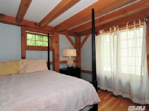 4252 Grand Ave, Mattituck, NY 11952