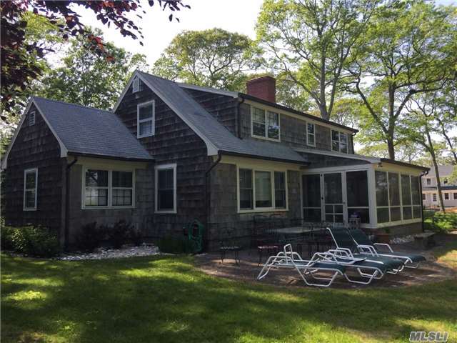 2875 Wells Rd, Peconic, NY 11958