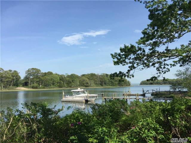 2875 Wells Rd, Peconic, NY 11958
