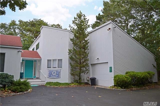 19 Deerfield East, Quogue, NY 11959