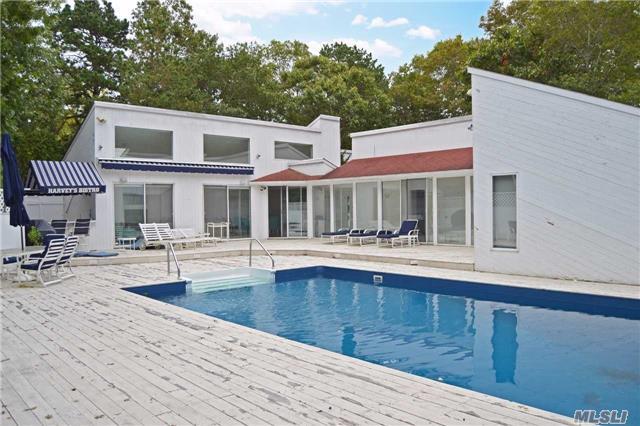 19 Deerfield East, Quogue, NY 11959