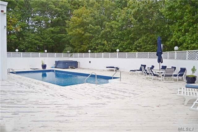 19 Deerfield East, Quogue, NY 11959