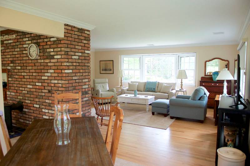 9 Hilo Dr, Shelter Island, NY 11964