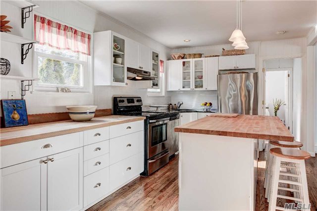 40 Osseo Ave, Southold, NY 11971