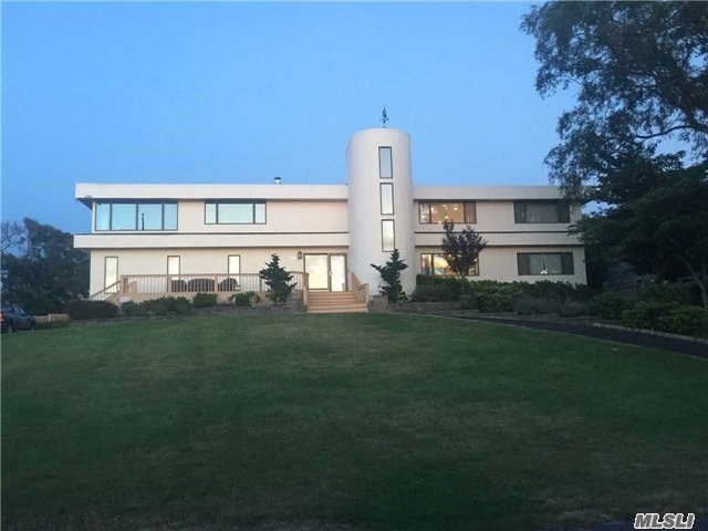 1205 Lake Dr, Southold, NY 11971