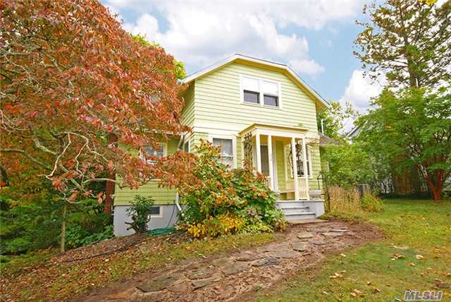 22 Bishop Ave, Westhampton, NY 11977