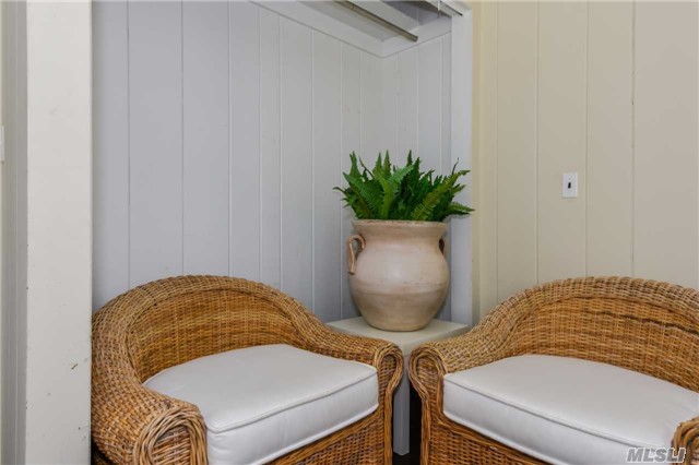 167 Main St, Westhampton Bch, NY 11978