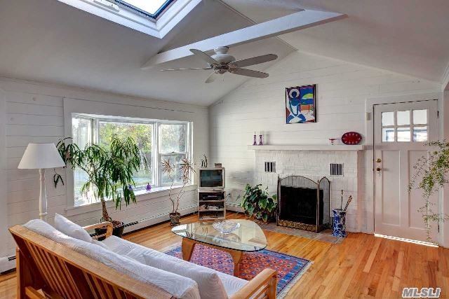 66 Library Ave, Westhampton Bch, NY 11978
