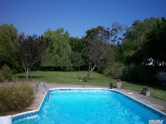 66 Library Ave, Westhampton Bch, NY 11978