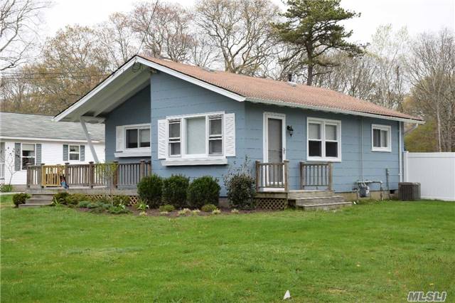 32 Rogers Ave, Westhampton Bch, NY 11978