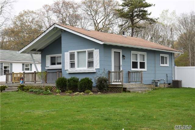 32 Rogers Ave, Westhampton Bch, NY 11978
