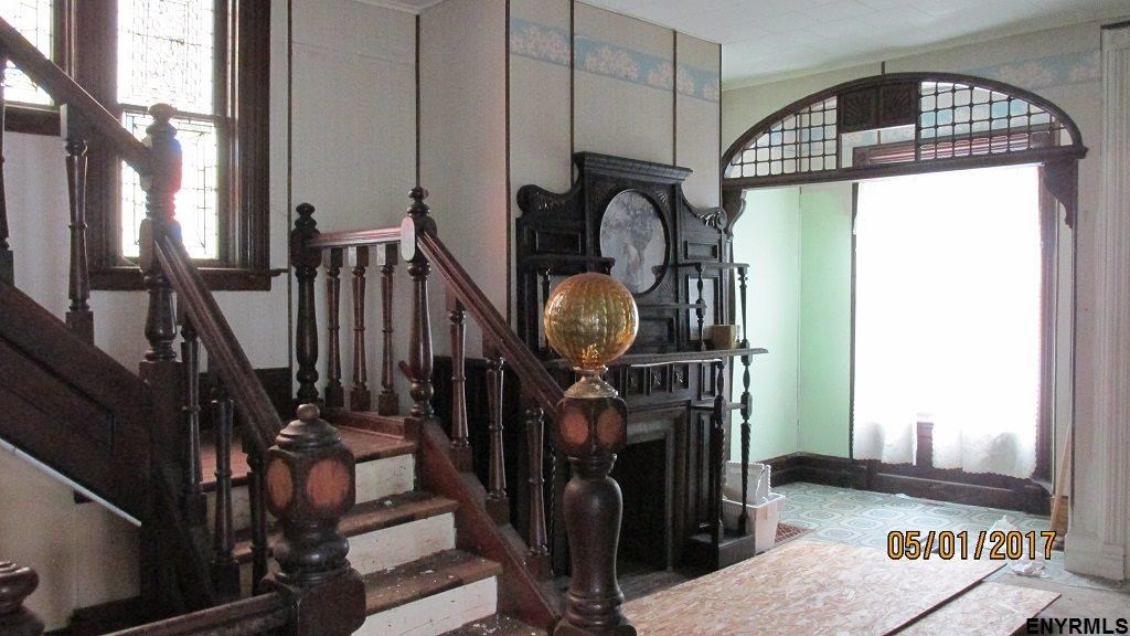 20 ACADEMY ST, Amsterdam, NY 12010