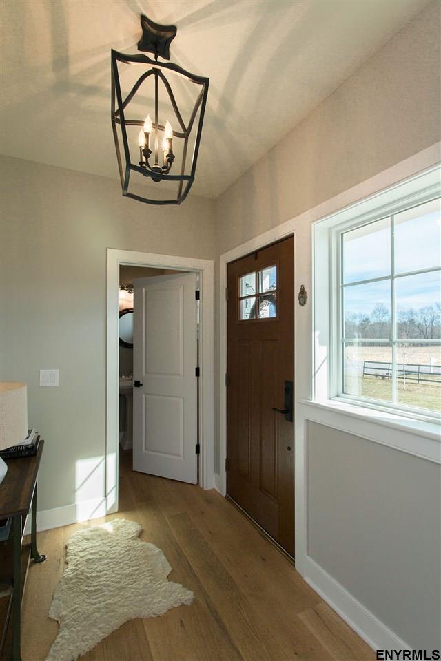 5a SARATOGA FARM RD, Malta, NY 12020