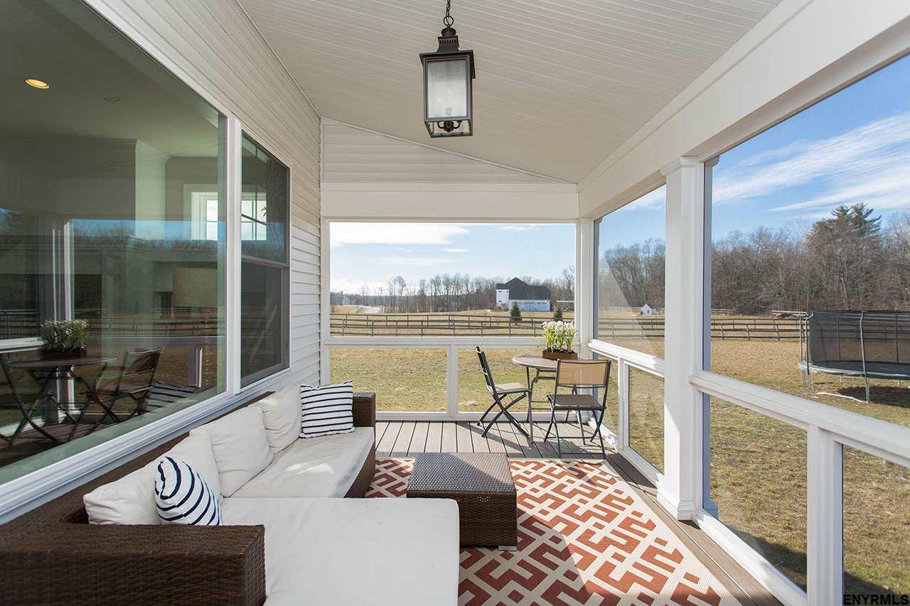 5a SARATOGA FARM RD, Malta, NY 12020