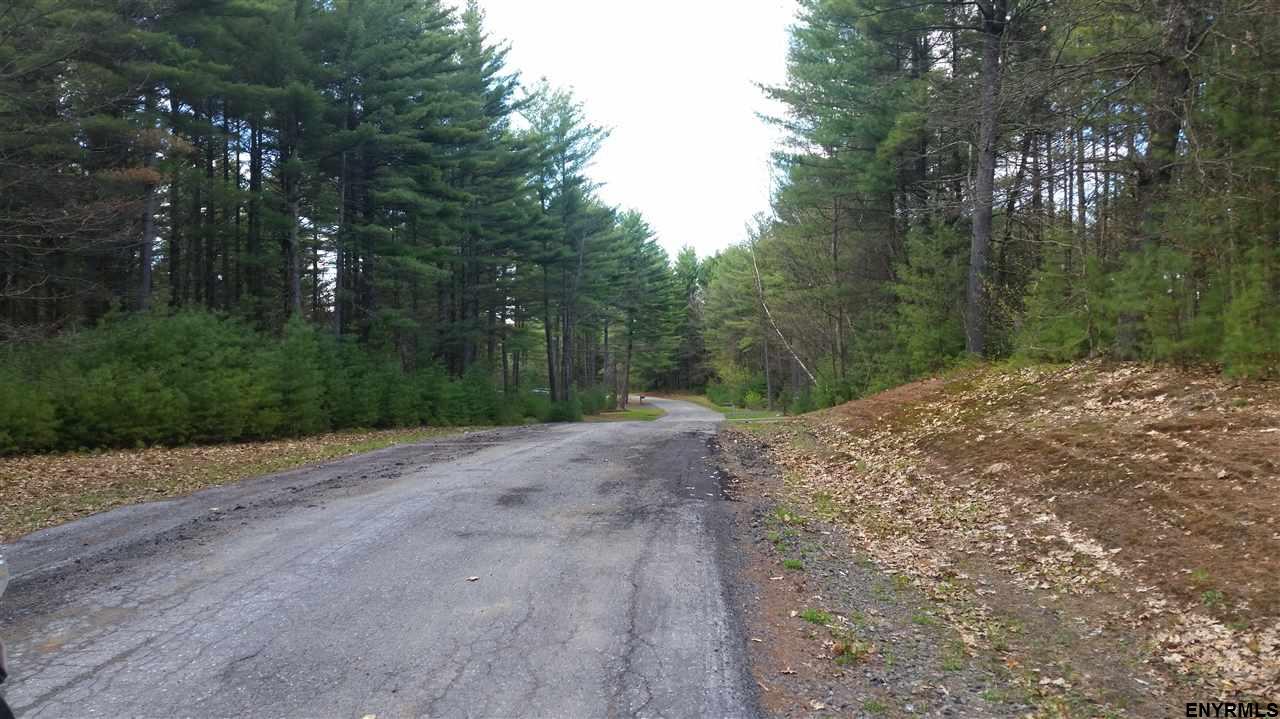 00 DONJE LA, Mayfield, NY 12078
