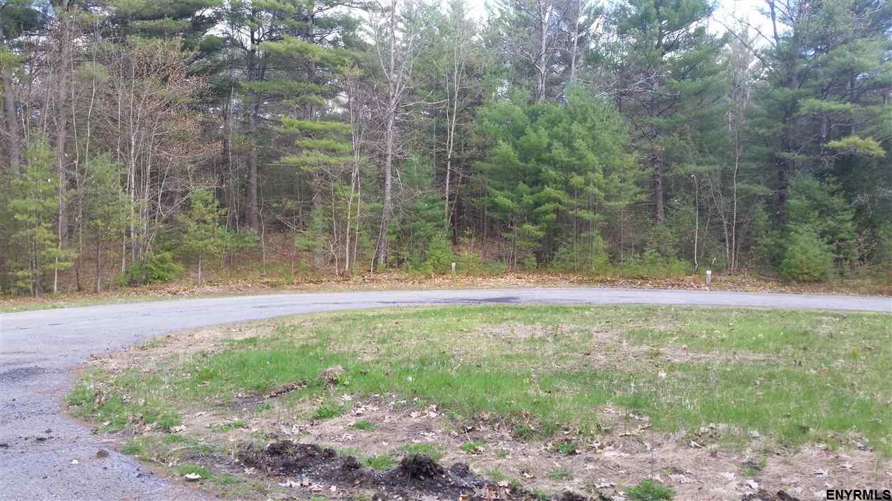 00 DONJE LA, Mayfield, NY 12078