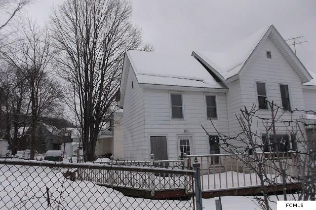 23 Park St, Gloversville, NY 12078