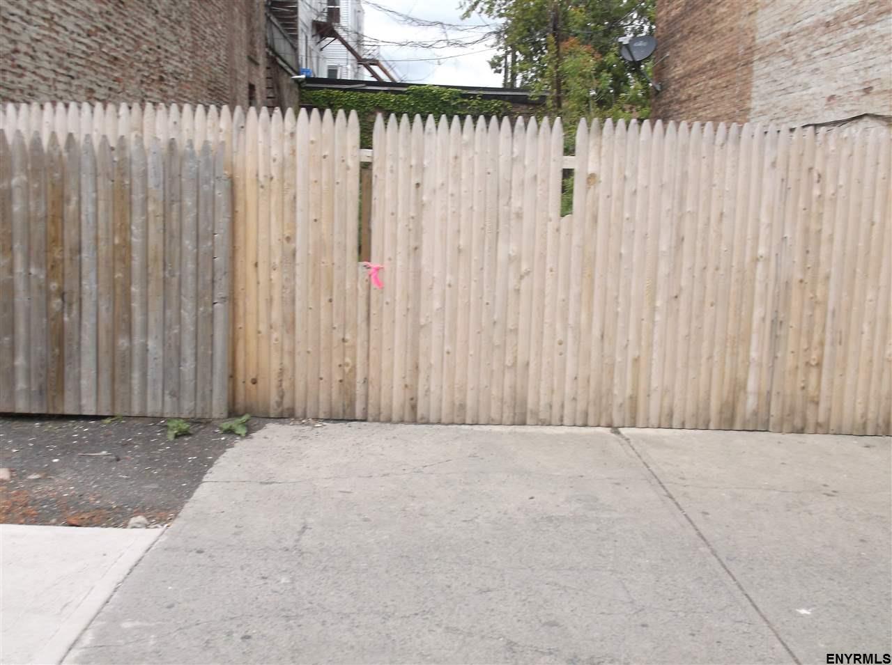 99 LEXINGTON AV, Albany, NY 12206