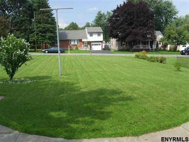 CULLEN AV, Schenectady, NY 12309