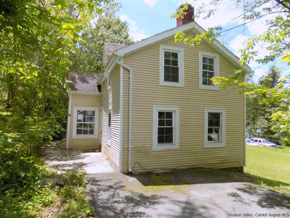 31 Chapel Street, Ellenville, NY 12428