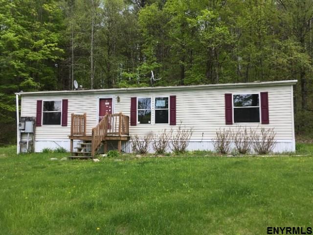 37 HONEYSUCKLE DR, Granville, NY 12832