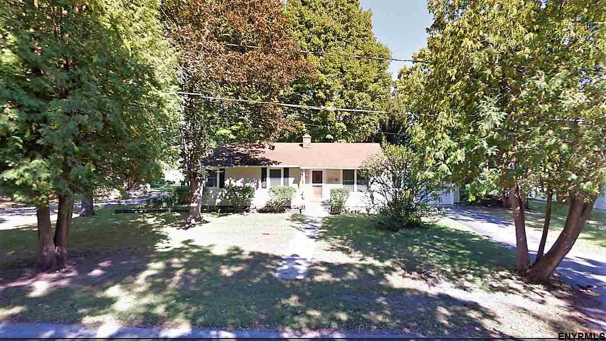 379 CAROLINE ST, Saratoga Springs, NY 12866