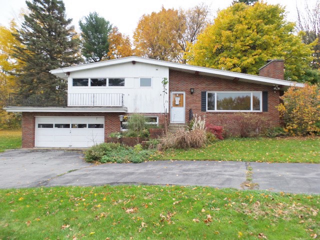 73 Ridge RoadFulton, NY, 13069Oswego County