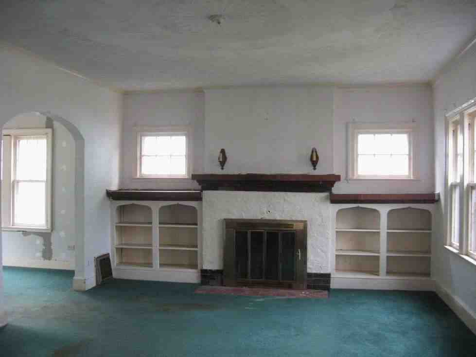125 Searlwyn RoadSyracuse, NY, 13205Onondaga County