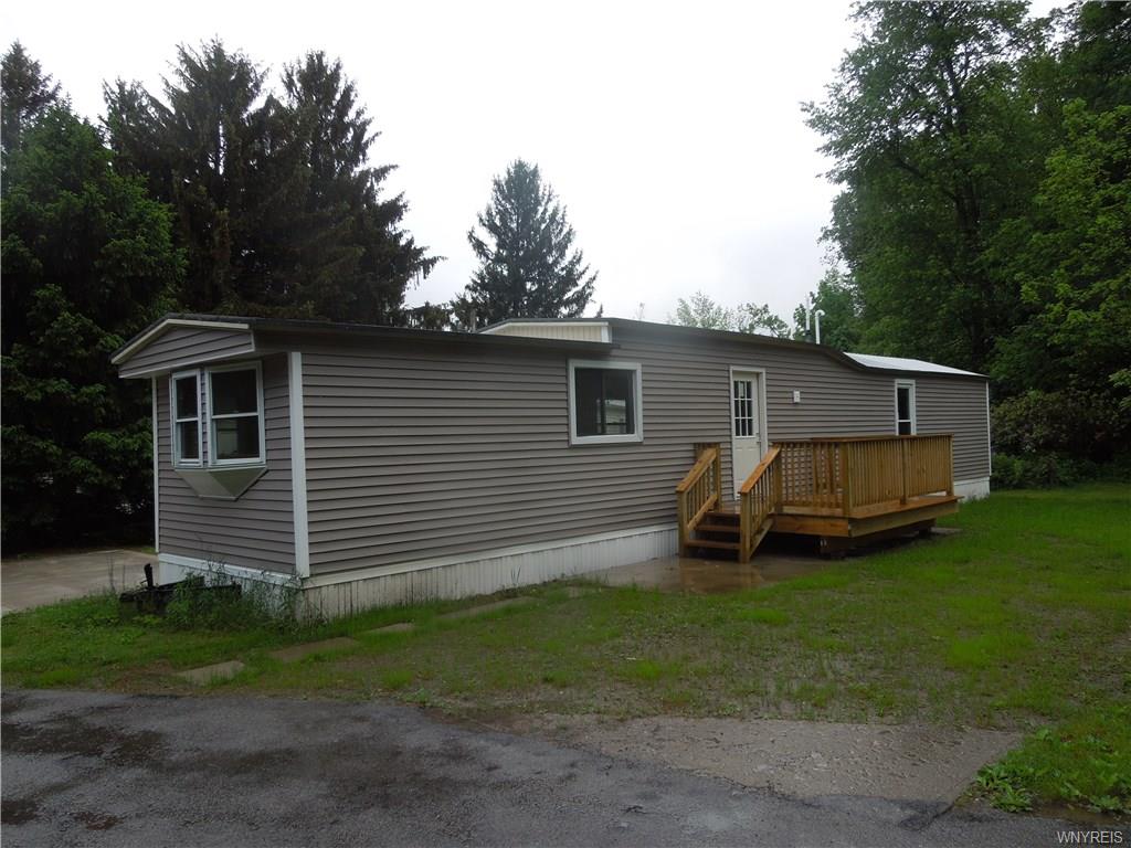 8427 N Lake Road, Pembroke, NY 14036