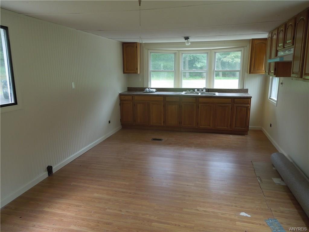 8427 N Lake Road, Pembroke, NY 14036