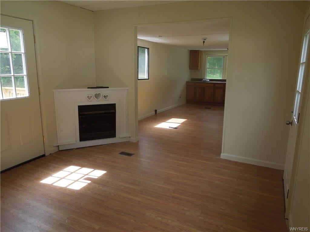 8427 N Lake Road, Pembroke, NY 14036