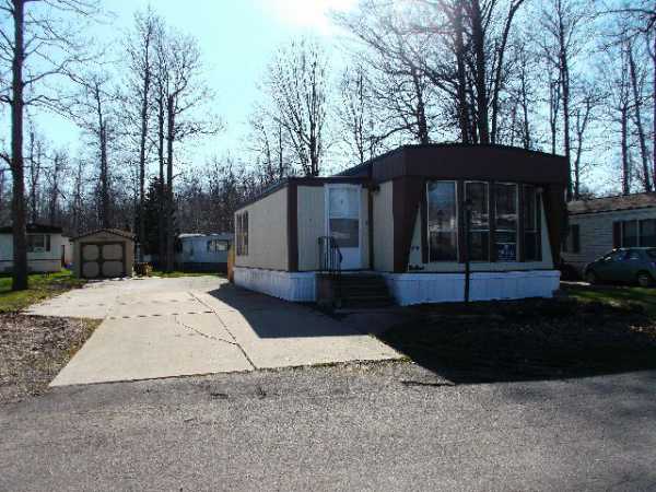 Brook Gardens 69 South Whispering DriveHamburg, NY 14075