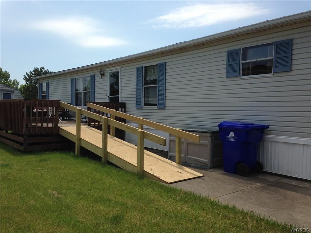 360 Birchwood Dr., Lockport, NY 14094