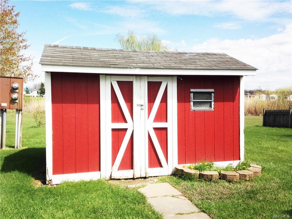 598 Birchwood Dr., Lockport, NY 14094