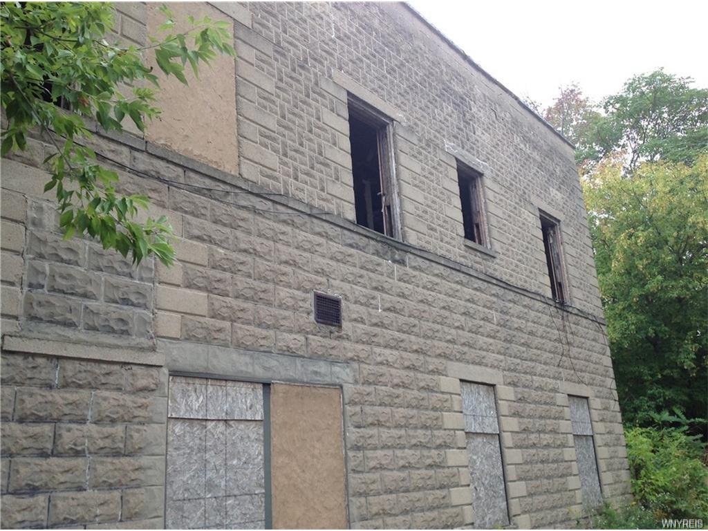 1669 Ontario Avenue, Niagara Falls, NY 14305