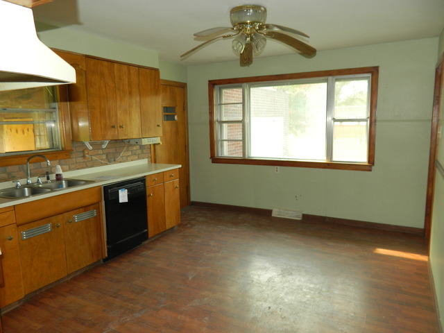 1146 Saunders SettlNiagara Falls, NY, 14305Niagara County