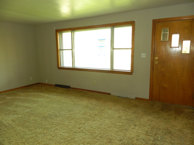 1146 Saunders SettlNiagara Falls, NY, 14305Niagara County