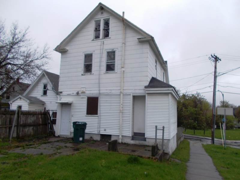 99 Dengler St, Rochester, NY 14611