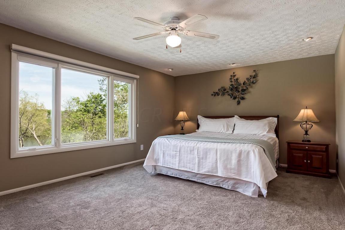 5290 Locust Hill Lane, Dublin, OH 43017