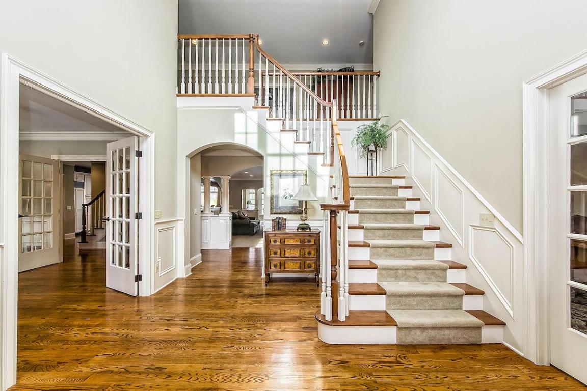 6905 Macneil Drive, Dublin, OH 43017