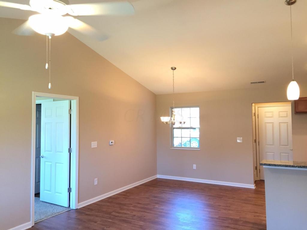 132 Hillview Court, Heath, OH 43056