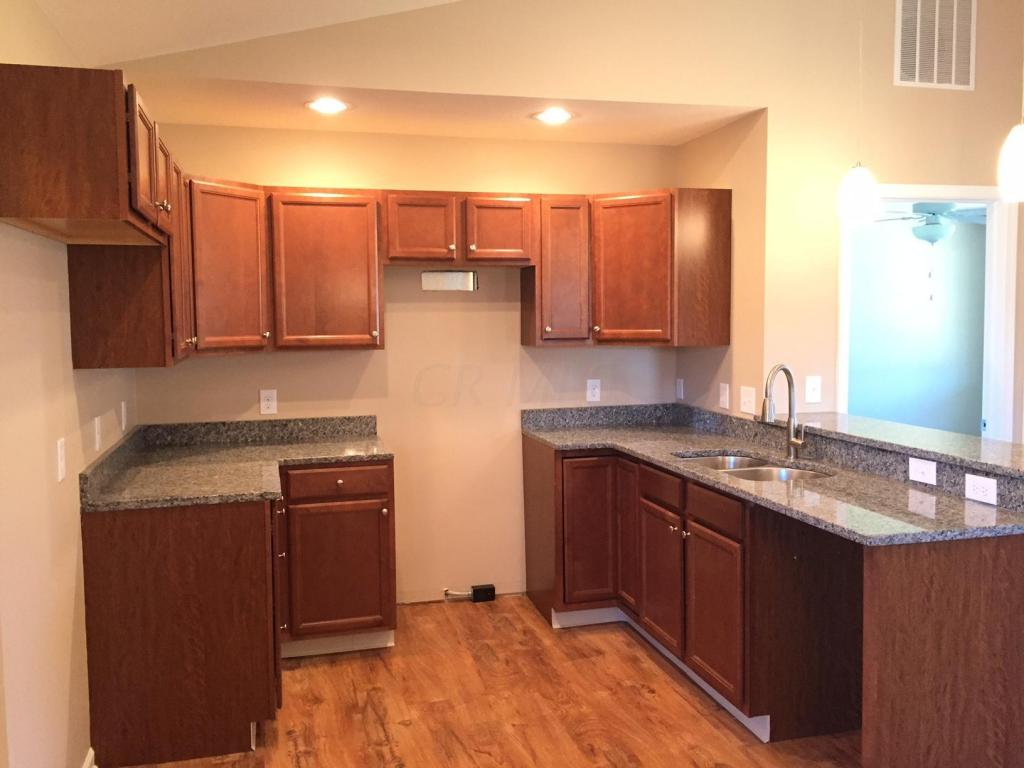 132 Hillview Court, Heath, OH 43056